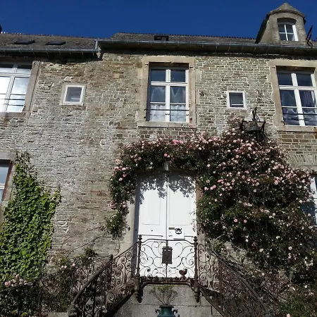 Les Du Chateau Du Rozel