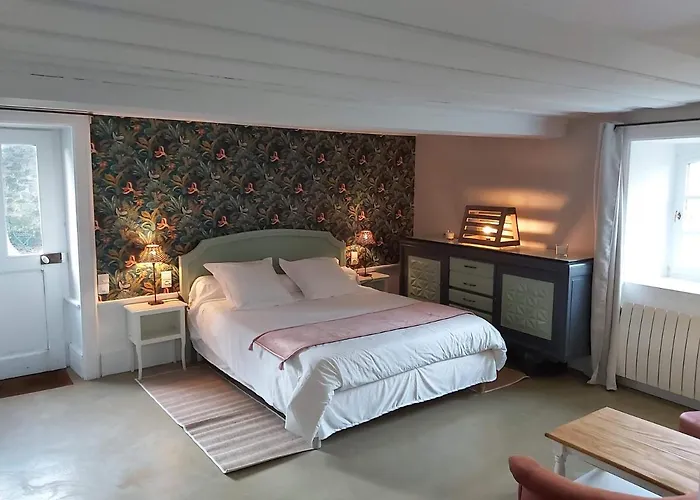 Les Du Chateau Du Rozel