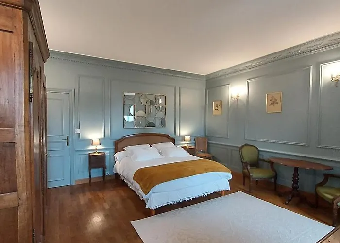 Bed and Breakfast Les Du Chateau Du Rozel 4*