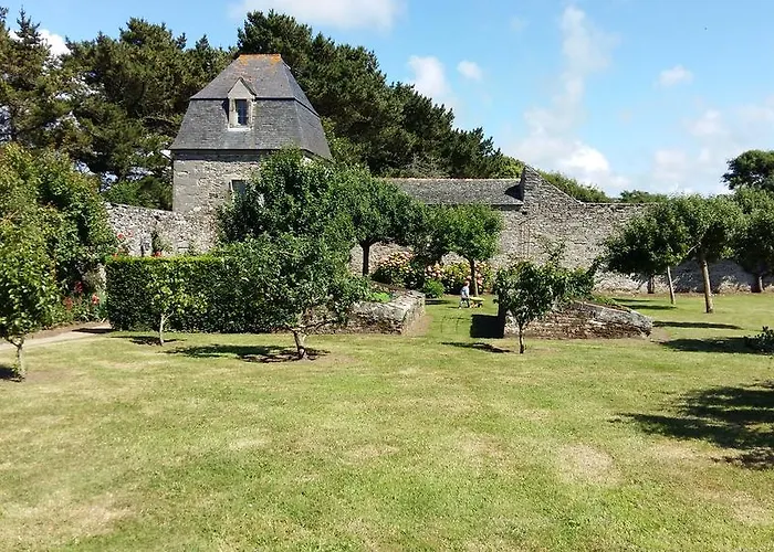 Les Du Chateau Du Rozel