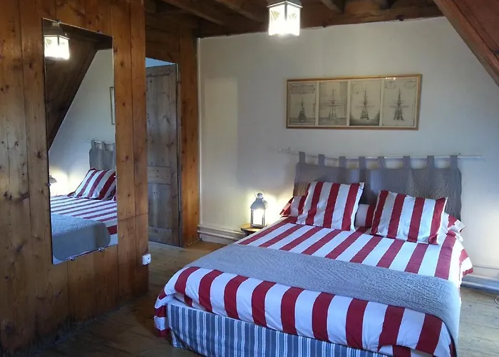 Bed and Breakfast Les Du Chateau Du Rozel