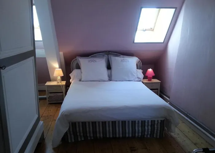 Les Du Chateau Du Rozel Bed and Breakfast 4*