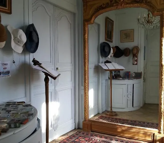 Les Du Chateau Du Rozel