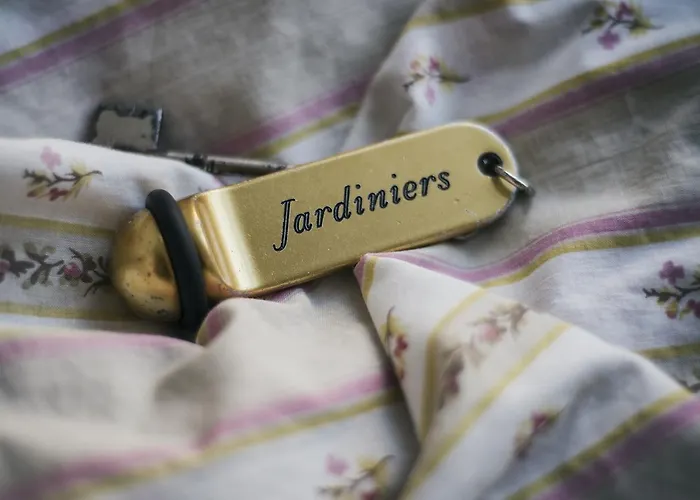 Les Du Chateau Du Rozel Bed and Breakfast