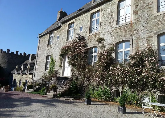 Les Du Chateau Du Rozel Le Rozel