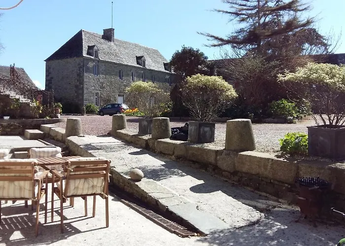 Les Du Chateau Du Rozel