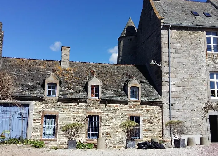 Bed and Breakfast Les Du Chateau Du Rozel 4*