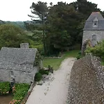 Chateau Du Rozel Bed & Breakfast