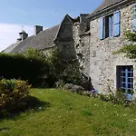 לינה וארוחת בוקר Les Du Chateau Du Rozel 4*