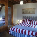 לינה וארוחת בוקר Les Du Chateau Du Rozel