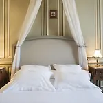לינה וארוחת בוקר Les Du Chateau Du Rozel