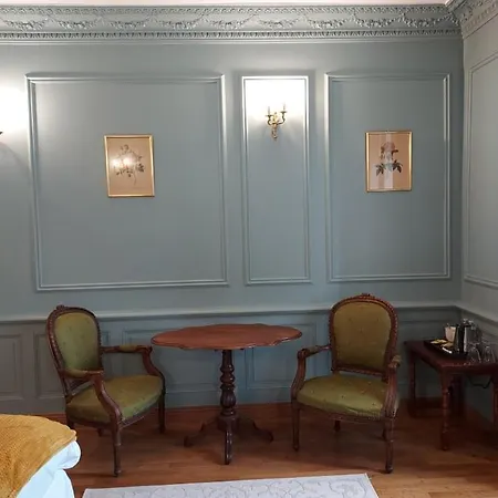 Les Du Chateau Du Rozel