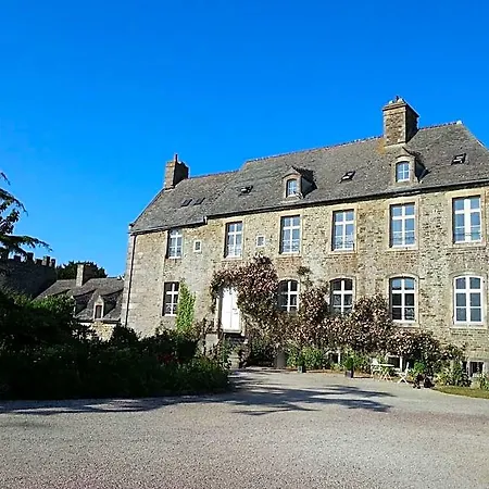 Les Du Chateau Du Rozel Bed and Breakfast 4*