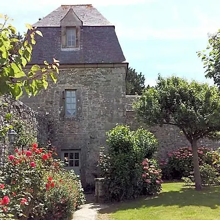 Les Du Chateau Du Rozel Bed and Breakfast 4*