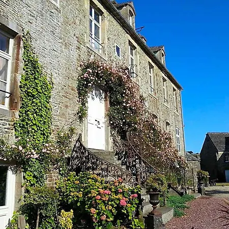 Les Du Chateau Du Rozel
