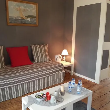 Les Du Chateau Du Rozel