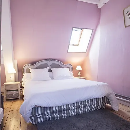 Les Du Chateau Du Rozel