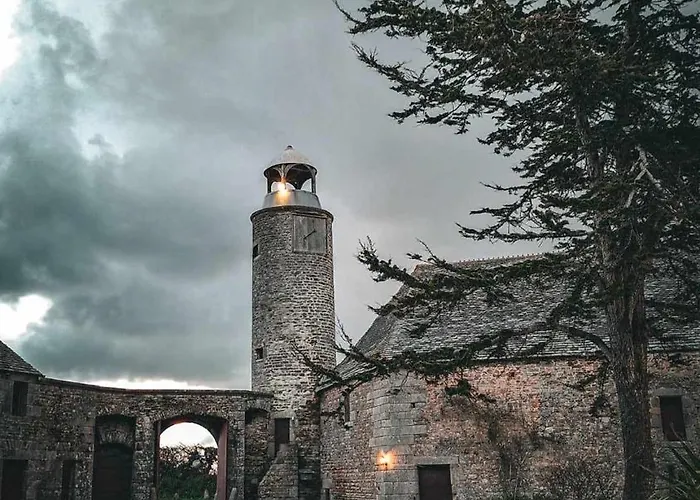 Bed & Breakfast Chateau Du Rozel 4*